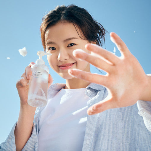 Luvum Bamboo Hyaluronic Moisture Gel Cleanser 200ml 9